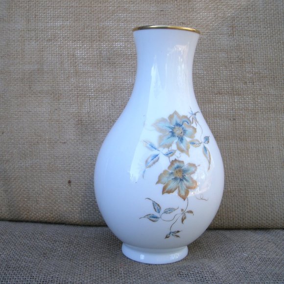 Vintage Kaiser Floral Design Porcelain Vase - Picture 7 of 16